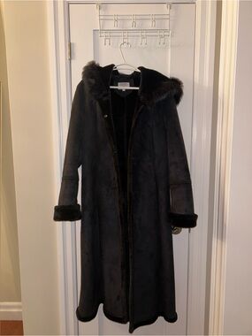 Classic Black Shearling Long Coat with Hood - Women
